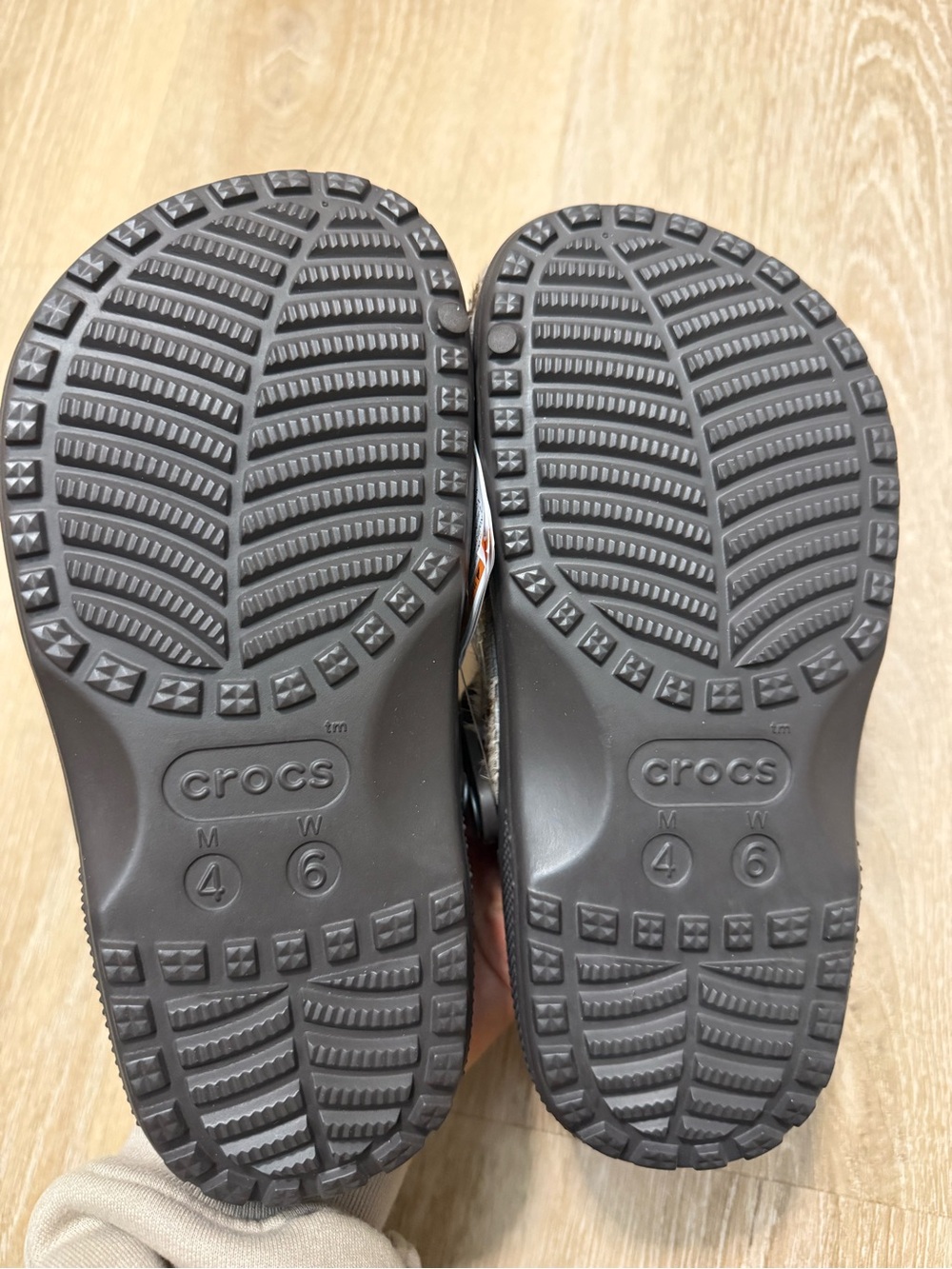 NWT Crocs Crafted Pony Hair Clog Women's 6 Men's 4 Espresso - Picture 5 of 5